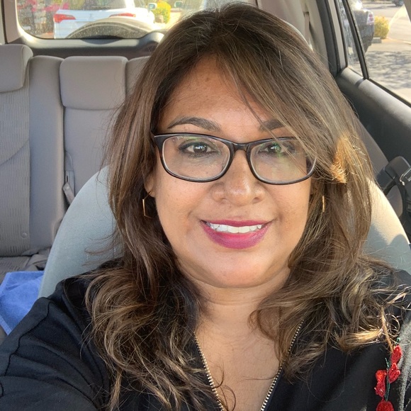 Meet your Posher, Nedira - Picture 1 of 1